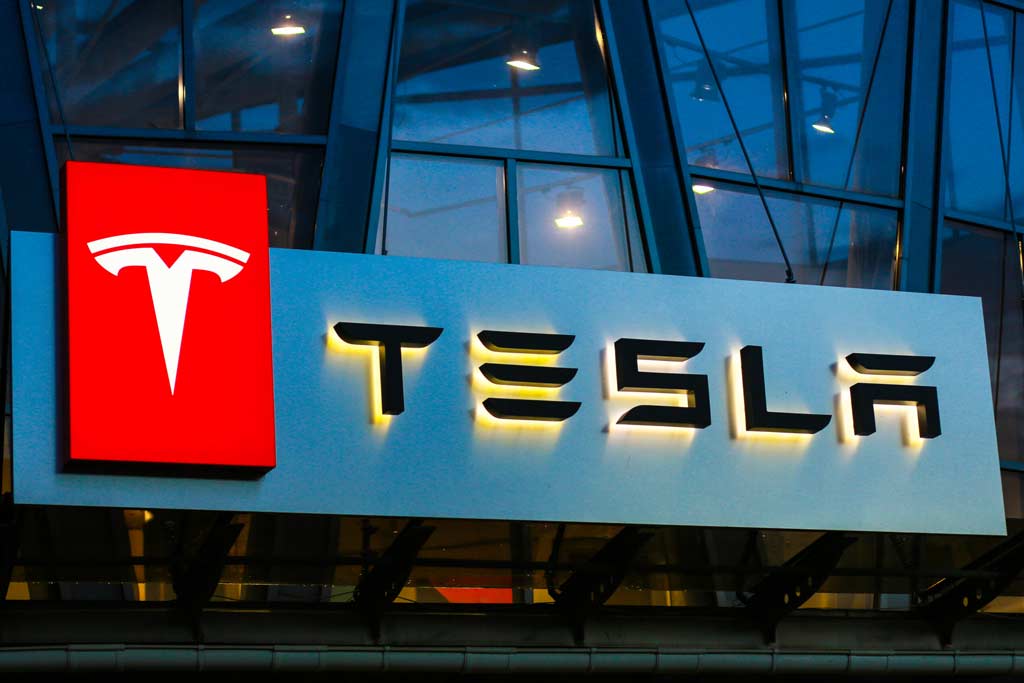 Tesla retira sus coches eléctricos