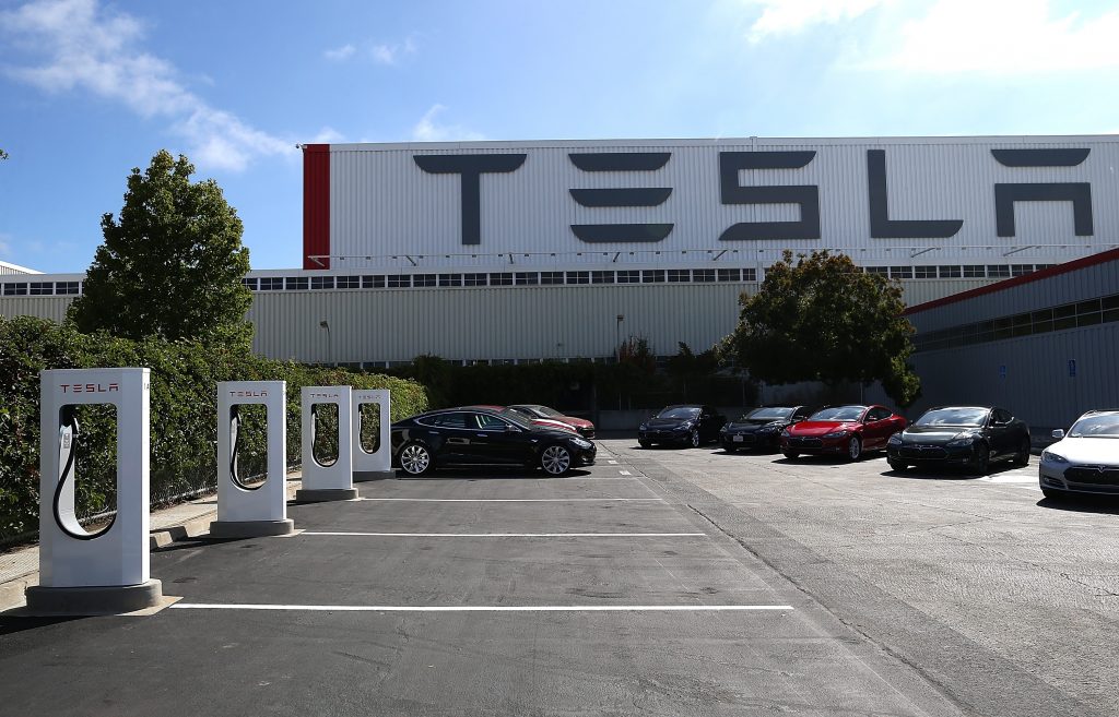 Tesla recalls cars
