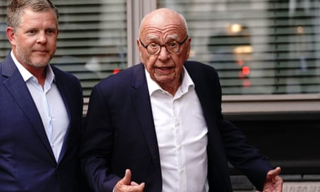 Rupert Murdoch deixa o cargo
